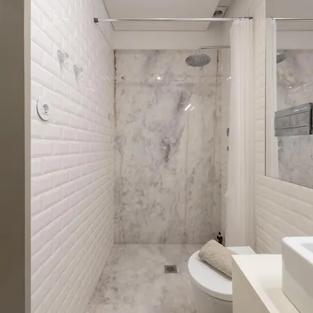 Lovelystay - Stylish Central By Bolhao Market Porto