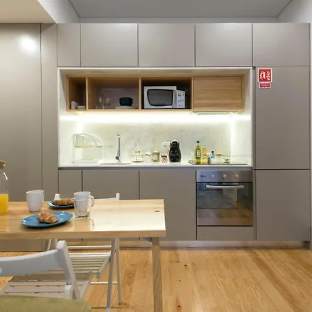 Lovelystay - Stylish Central By Bolhao Market